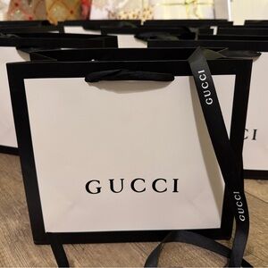 New unused black and white gift bags for Christmas ❣️
